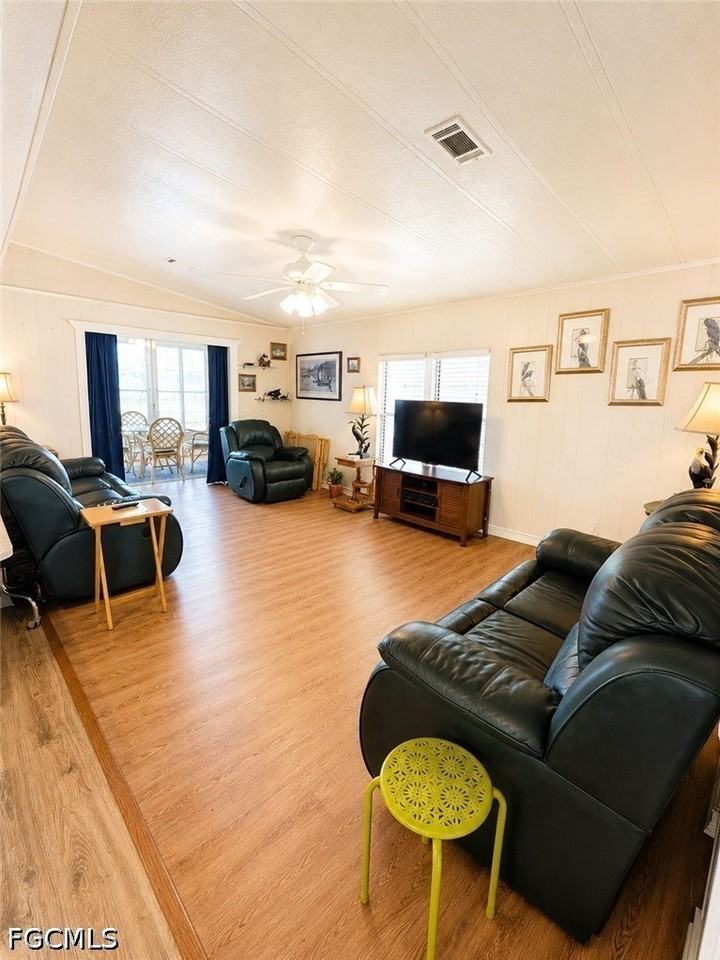 3404 Rainbow Ln - Photo 7 of 18
