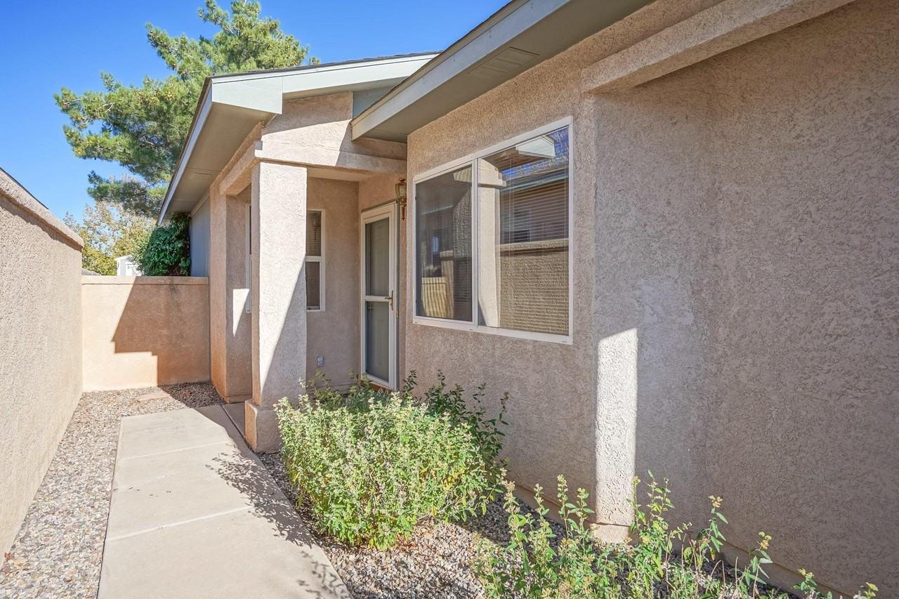 3146 Chama Meadows Dr Ne - Photo 3 of 32