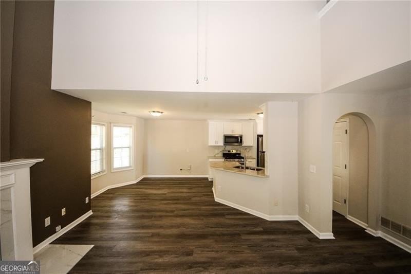 121 Stoneforest Dr - Photo 7 of 48