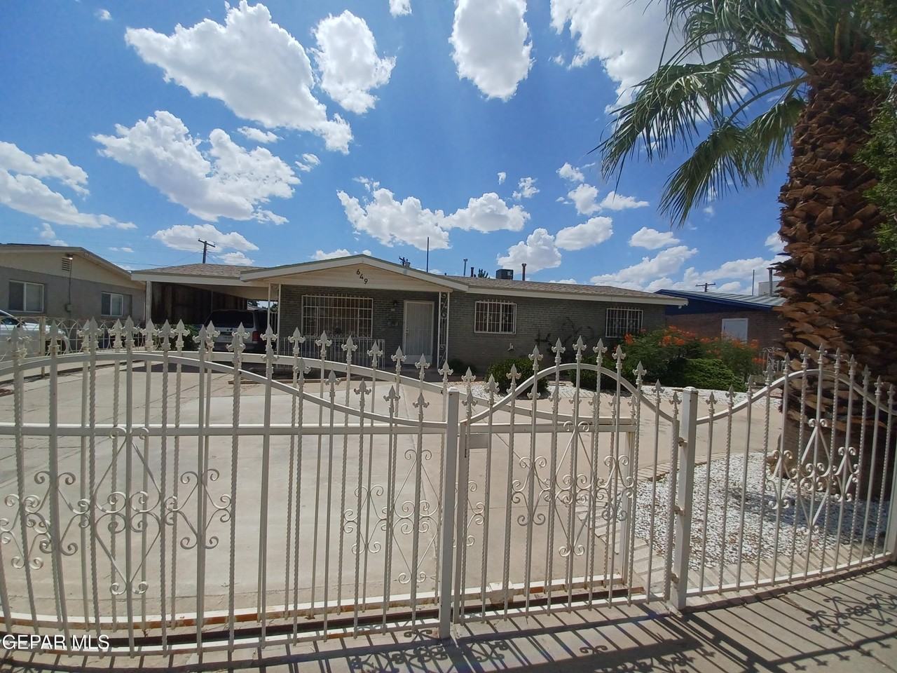 649 De Vargas Dr - Photo 2 of 36