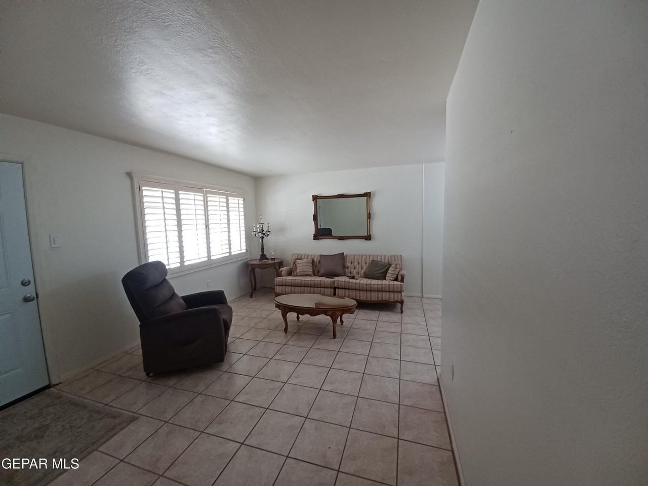 649 De Vargas Dr - Photo 5 of 36