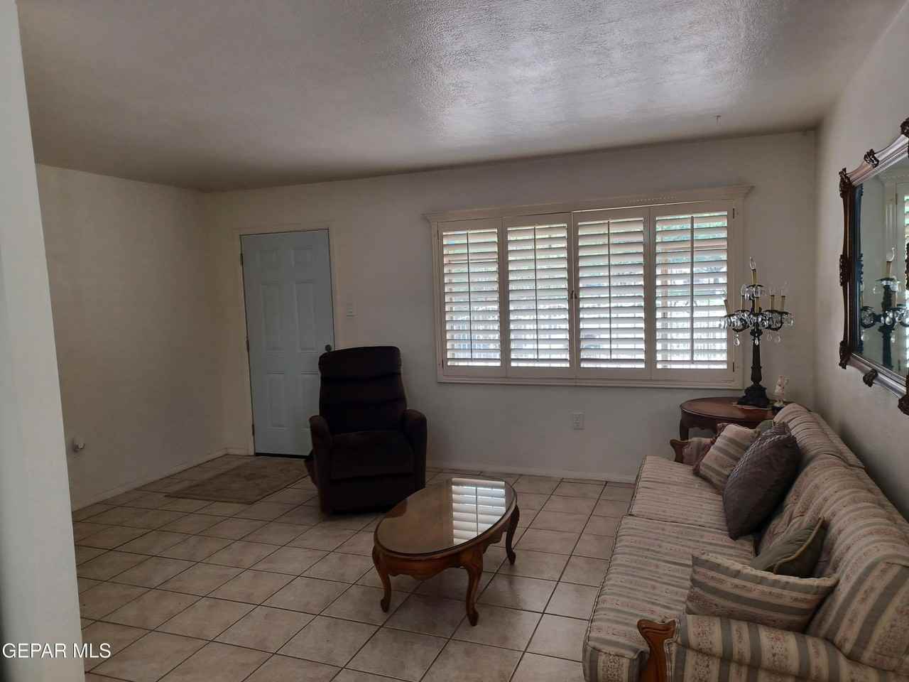649 De Vargas Dr - Photo 7 of 36