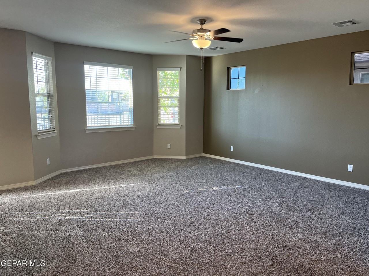 14823 Pebble Hills Blvd - Photo 3 of 16