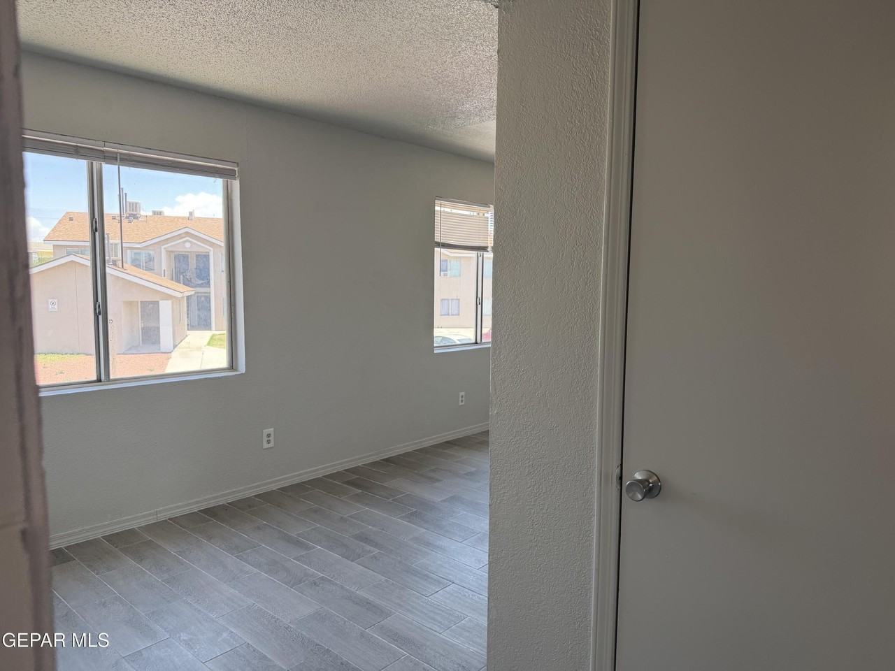 1525 Pullman Dr #16 - Photo 4 of 14