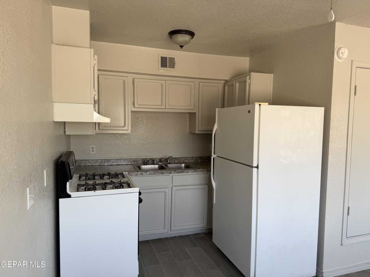 1525 Pullman Dr #16 - Photo 6 of 14