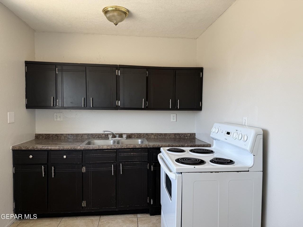 9606 Montrose Ct #11 - Photo 6 of 13