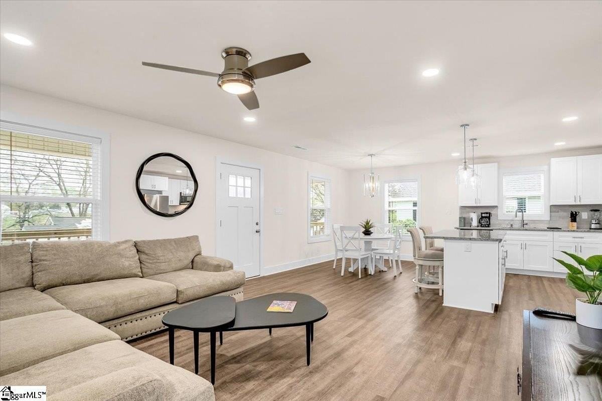 141 Baileyview St - Photo 4 of 22