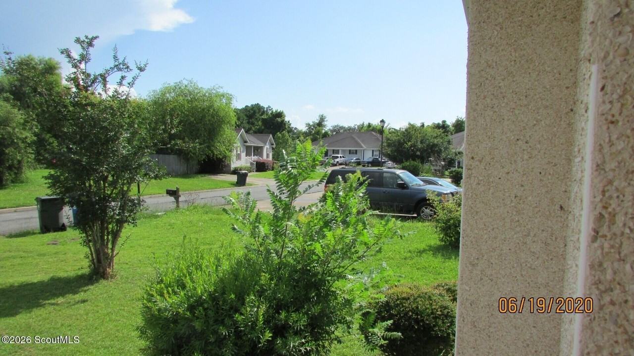 185 Drew Cir - Photo 2 of 11