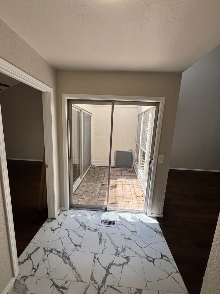 405 Sundance Ln #1 - Photo 5 of 14