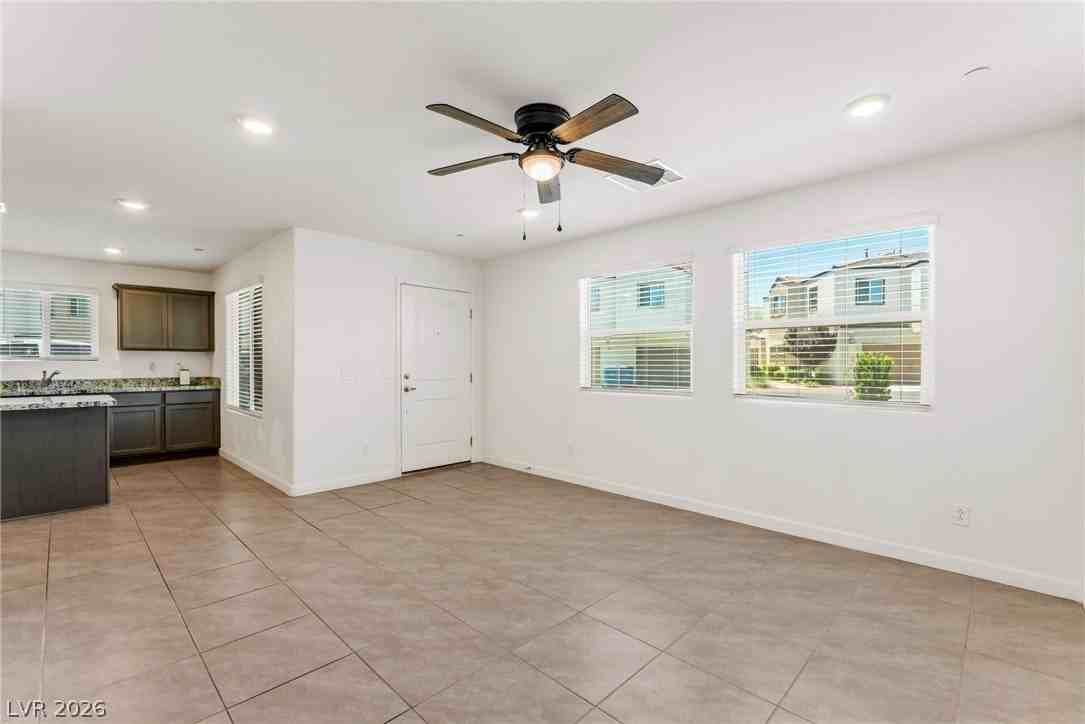 3545 Golden Chariot Ave - Photo 5 of 22