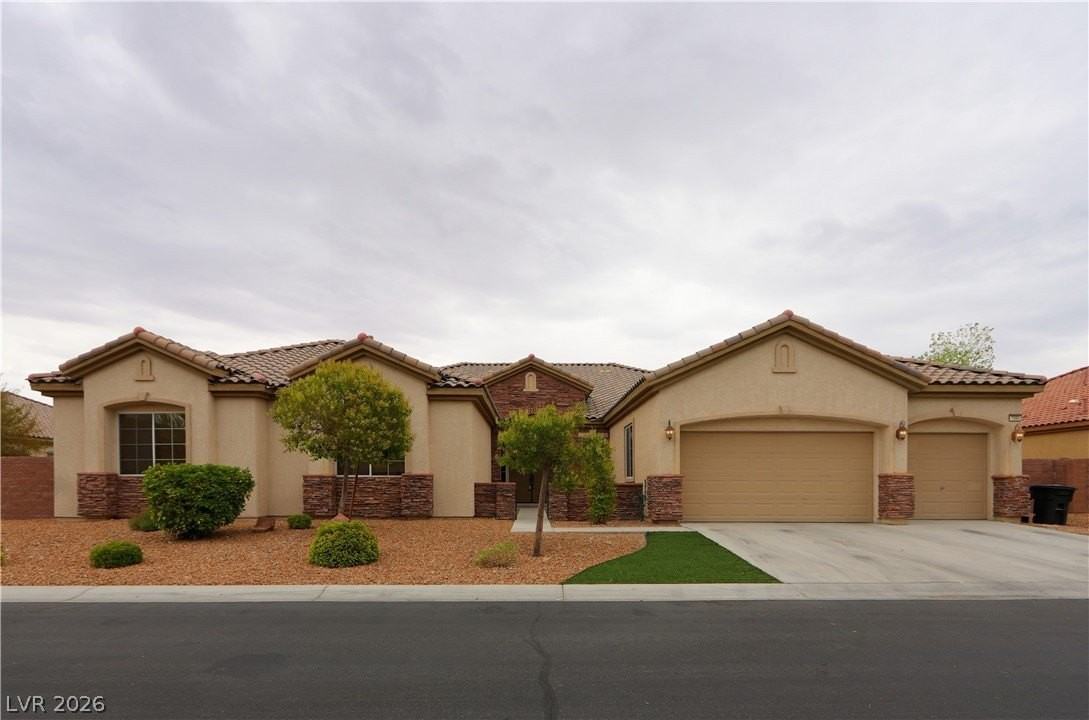 7560 Prancing Pony Ct - Photo 5 of 27