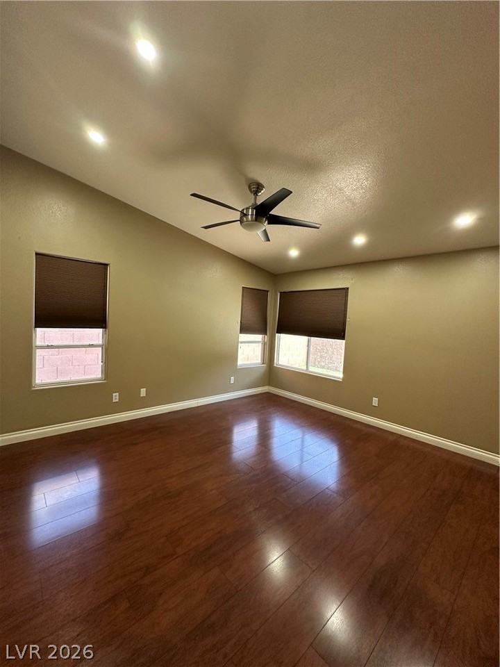 1515 Emerald Peak Ave - Photo 7 of 33