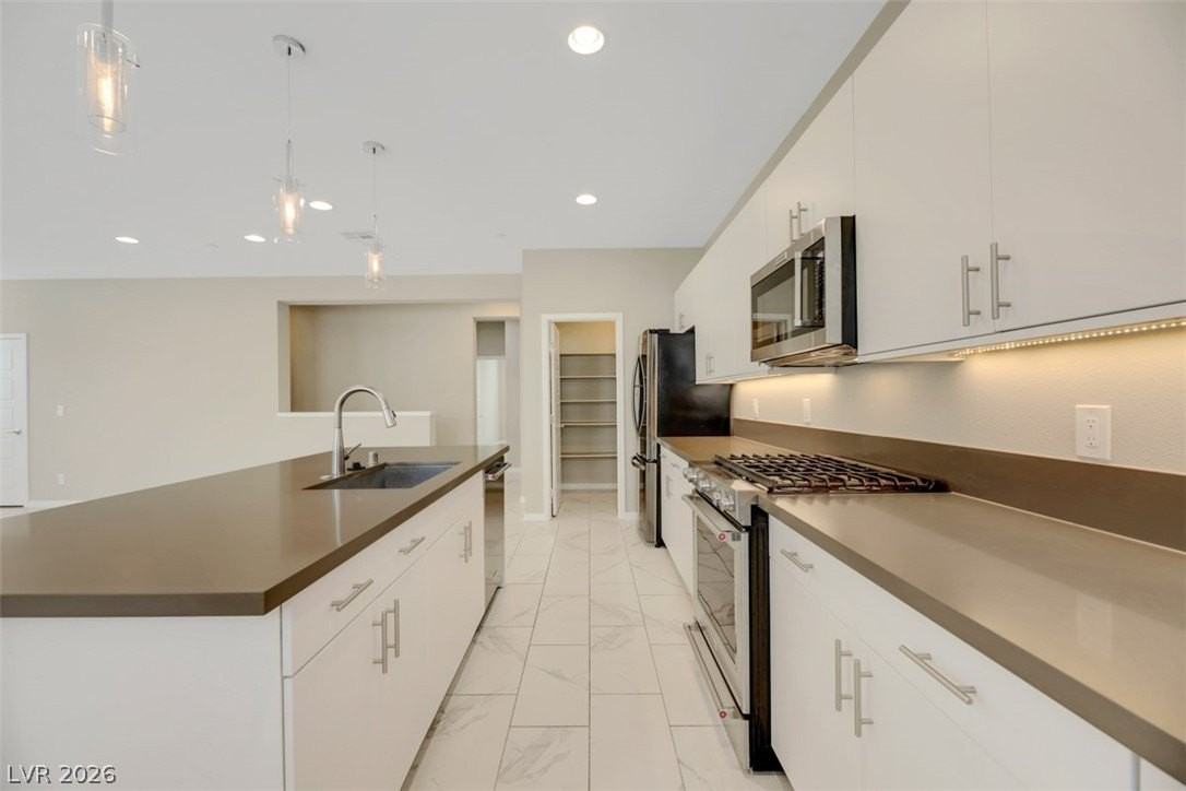 11302 Kraft Mountain Ave #103 - Photo 6 of 20