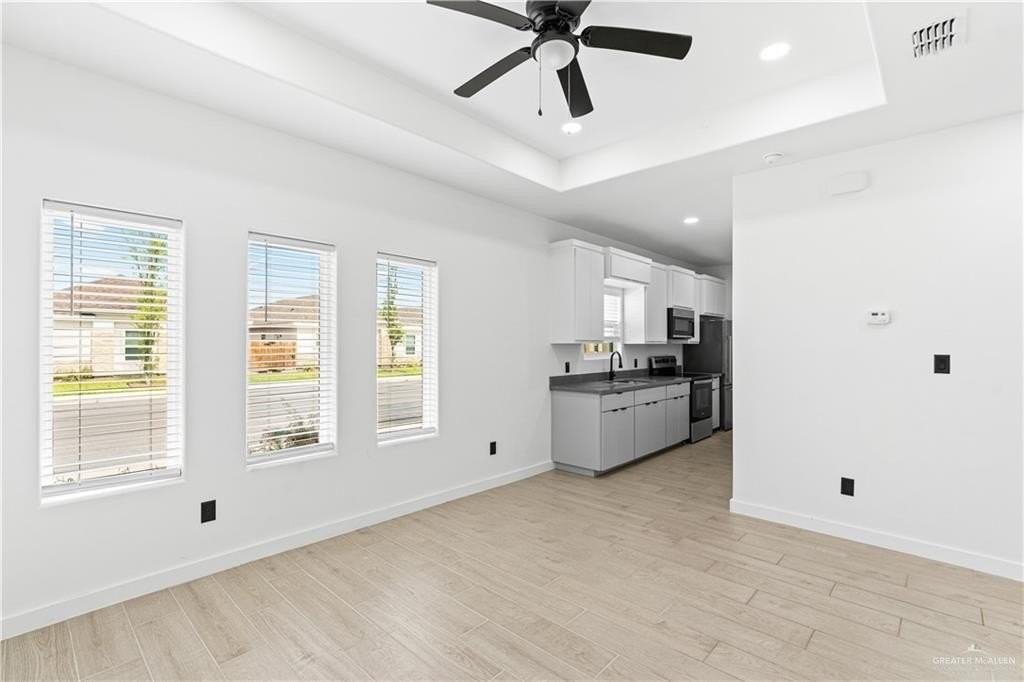 823 N Abbey Ave #3 - Photo 4 of 19