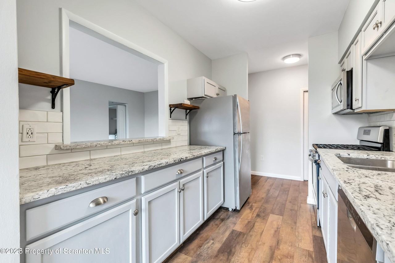1711 Summit Pointe - Photo 4 of 13