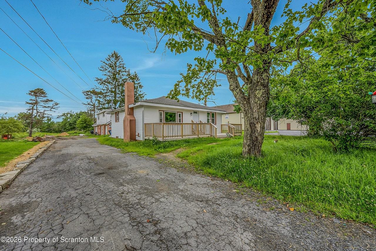 664 Laurel Dr - Photo 2 of 21