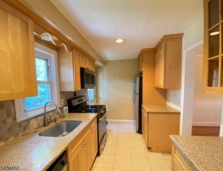 40 Amherst Pl - Photo 2 of 10