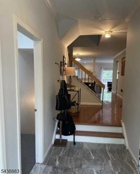 124 Hempstead Ct - Photo 2 of 23