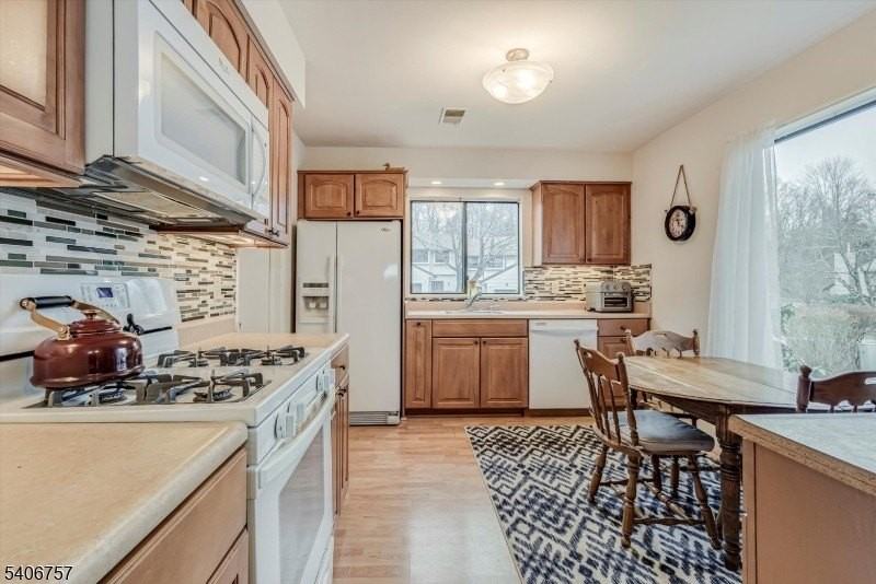 7 Eagle Dr - Photo 3 of 29