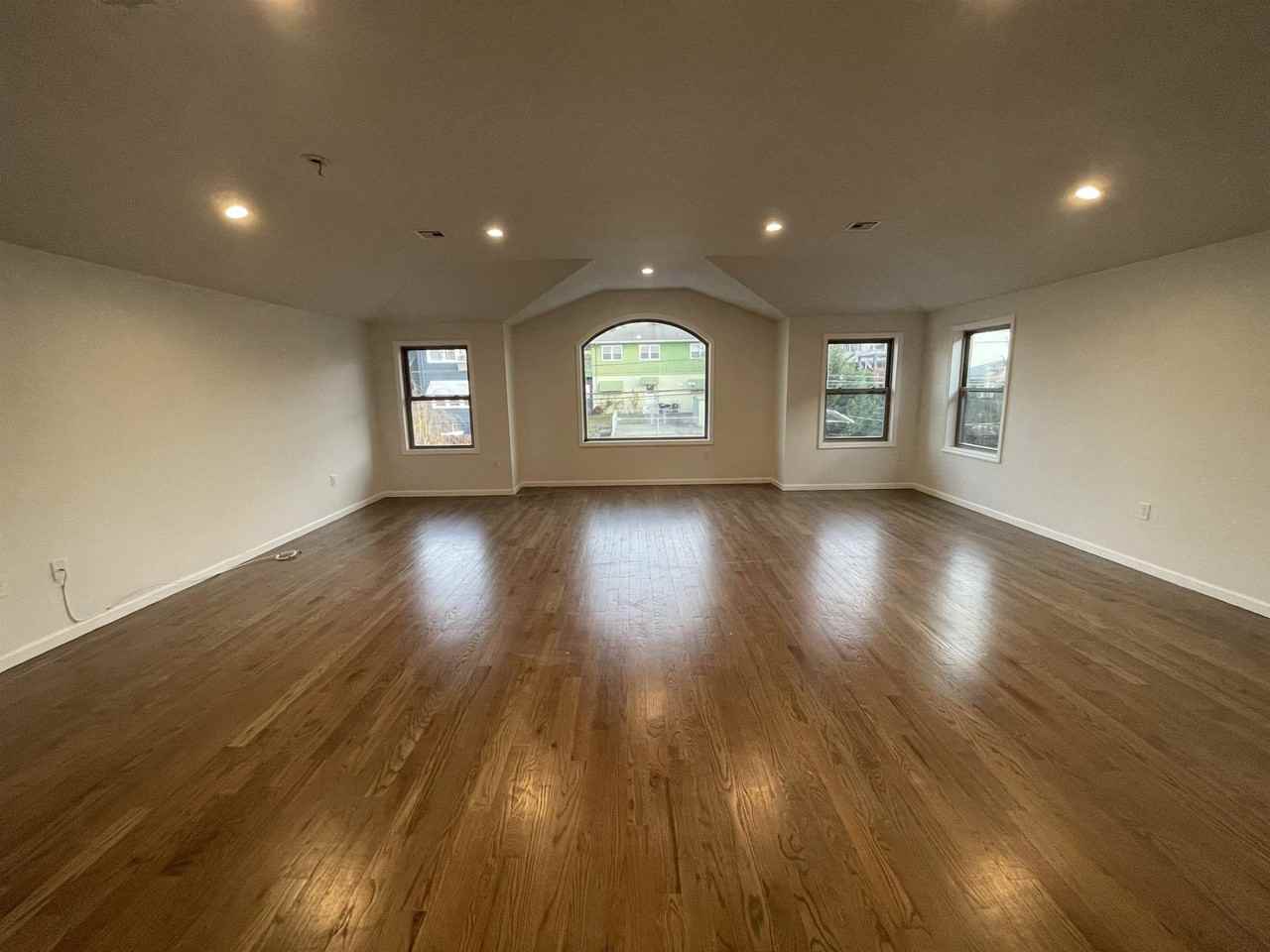 7611 Newkirk Ave - Photo 2 of 17
