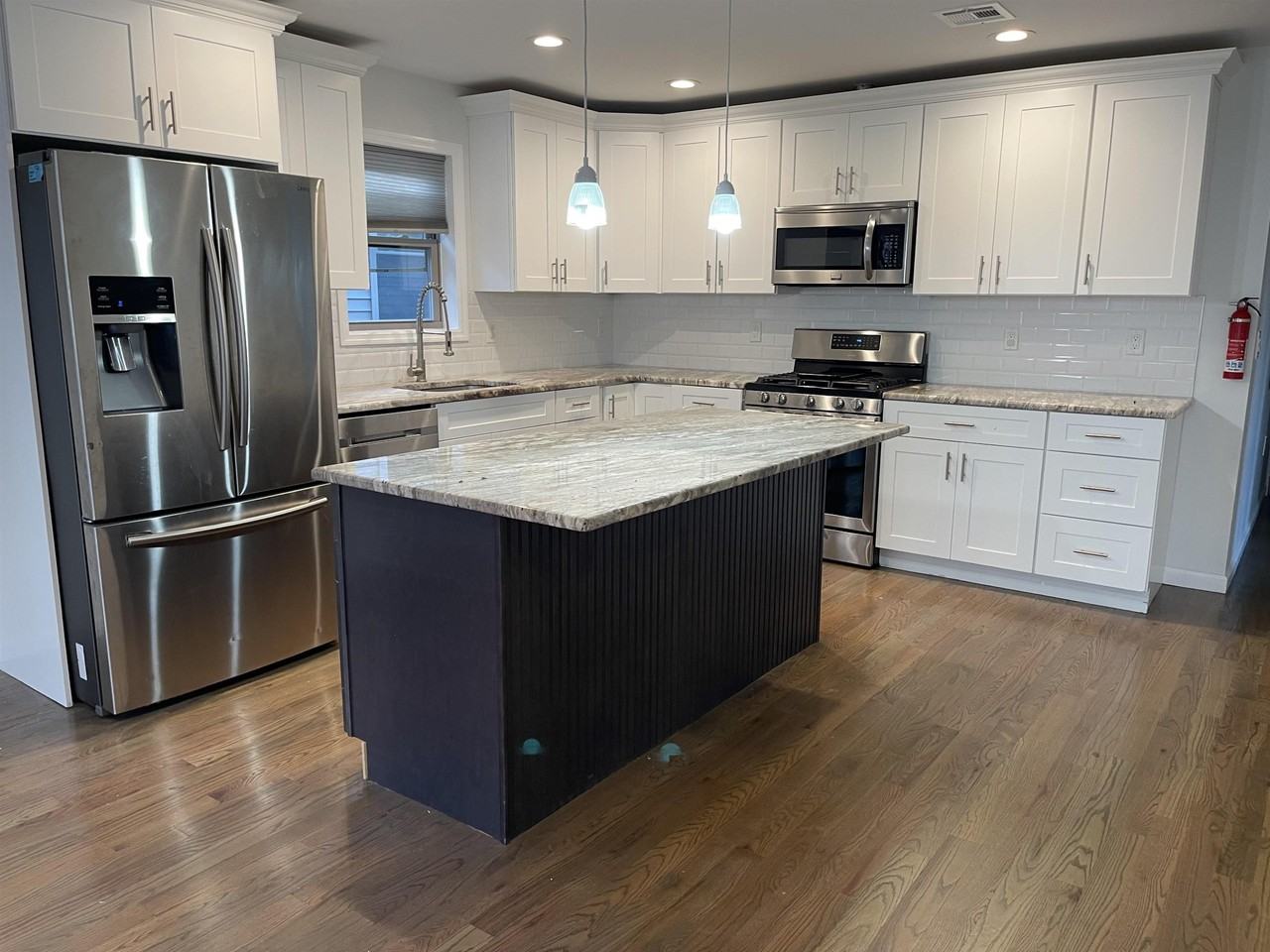 7611 Newkirk Ave - Photo 5 of 17