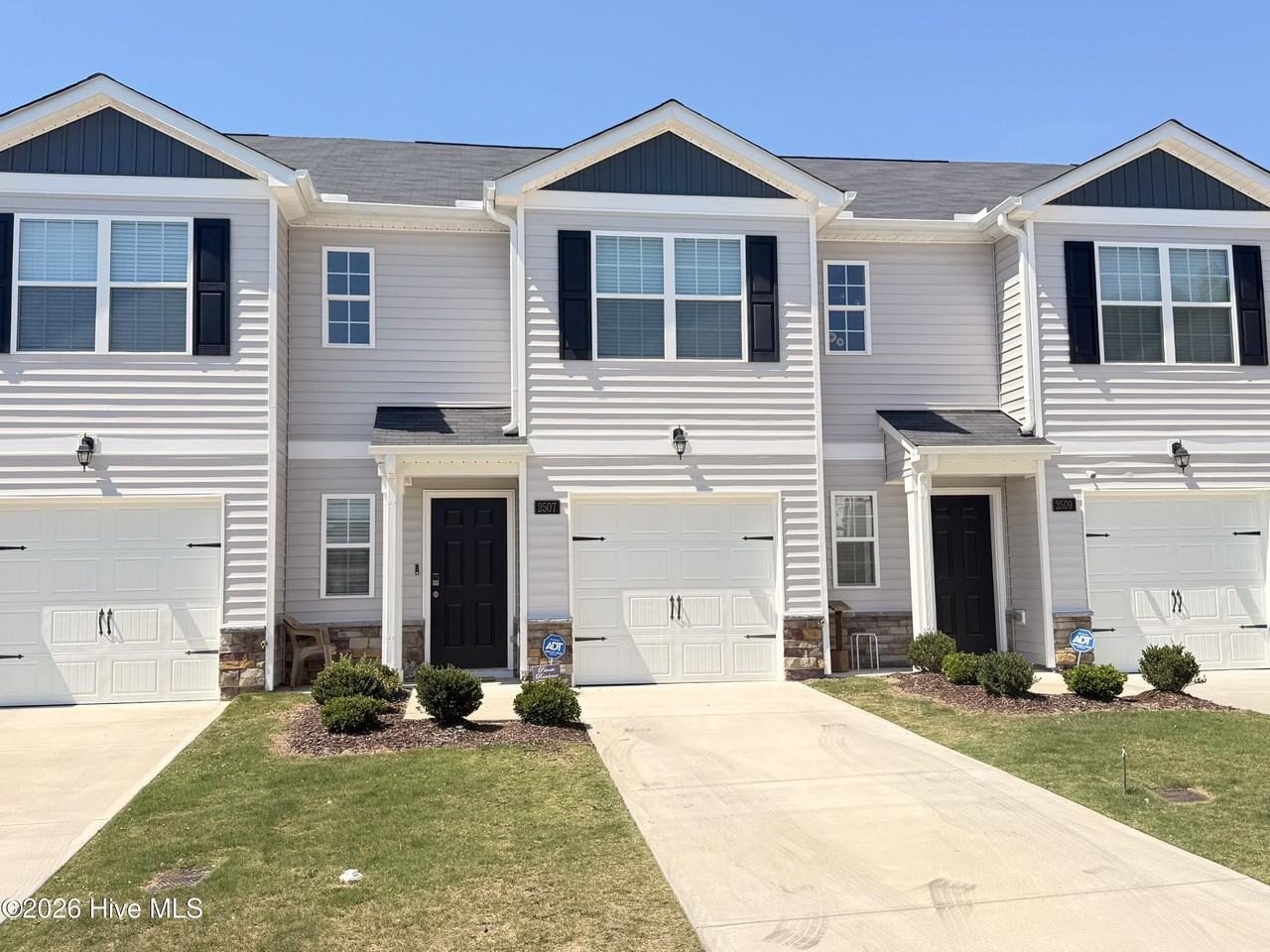 2507 Gracie Ln