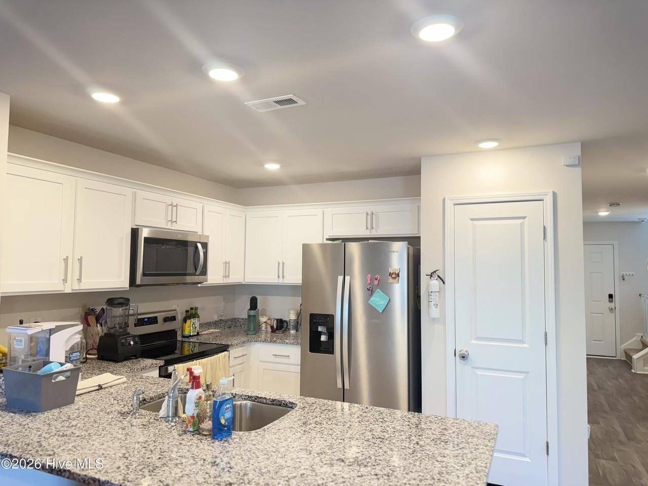 2507 Gracie Ln - Photo 3 of 12