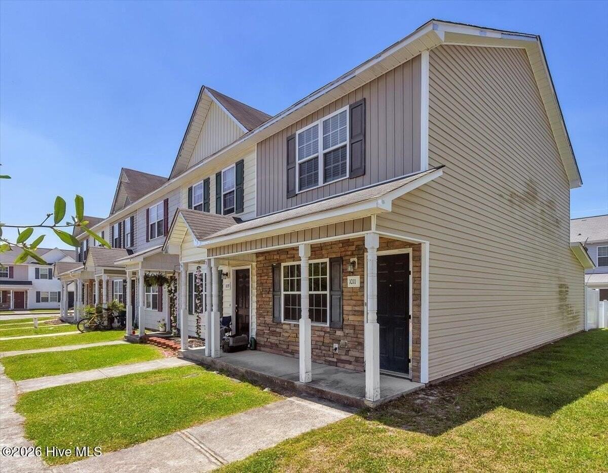 1011 Banister Loop - Photo 3 of 29