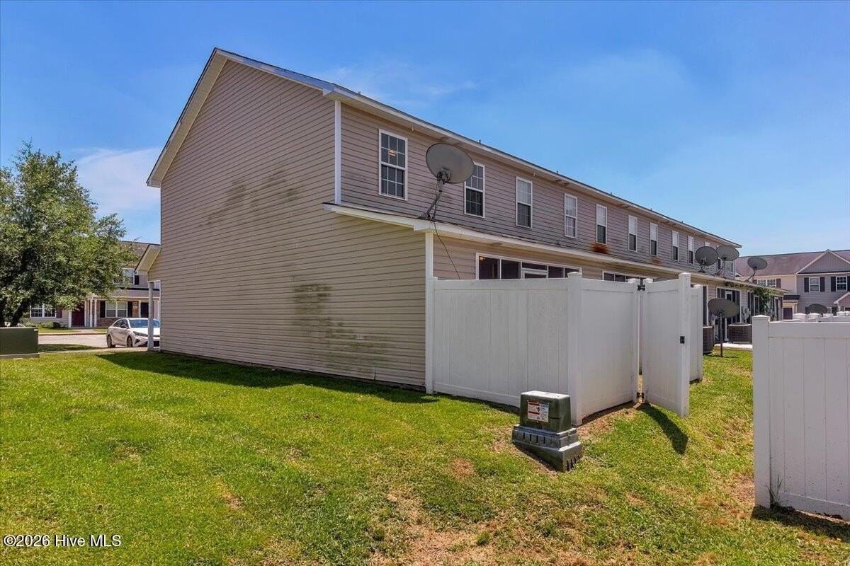 1011 Banister Loop - Photo 6 of 29