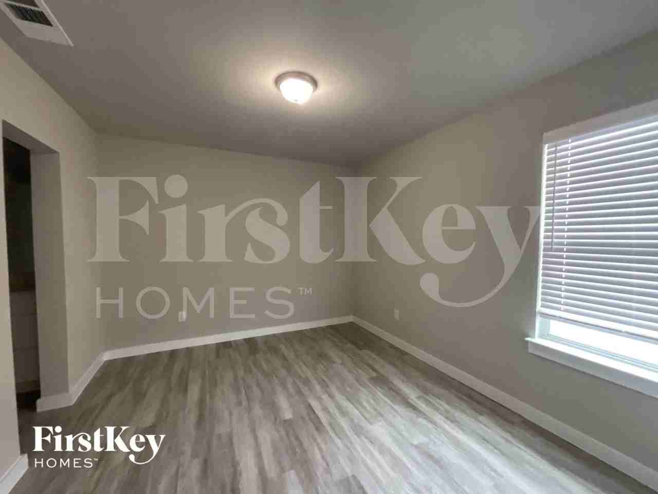 622 Ava Trl - Photo 6 of 8