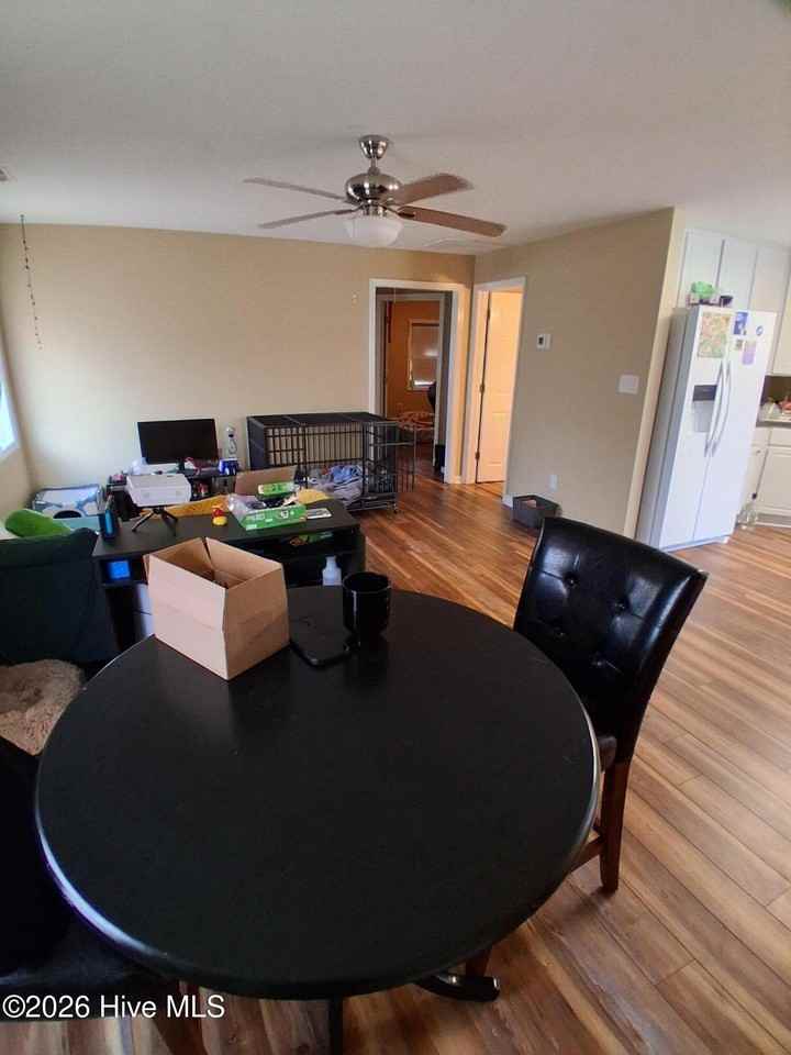 623 Hancock St - Photo 6 of 12