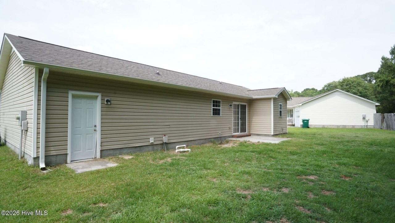 116 Howell Dr - Photo 4 of 30