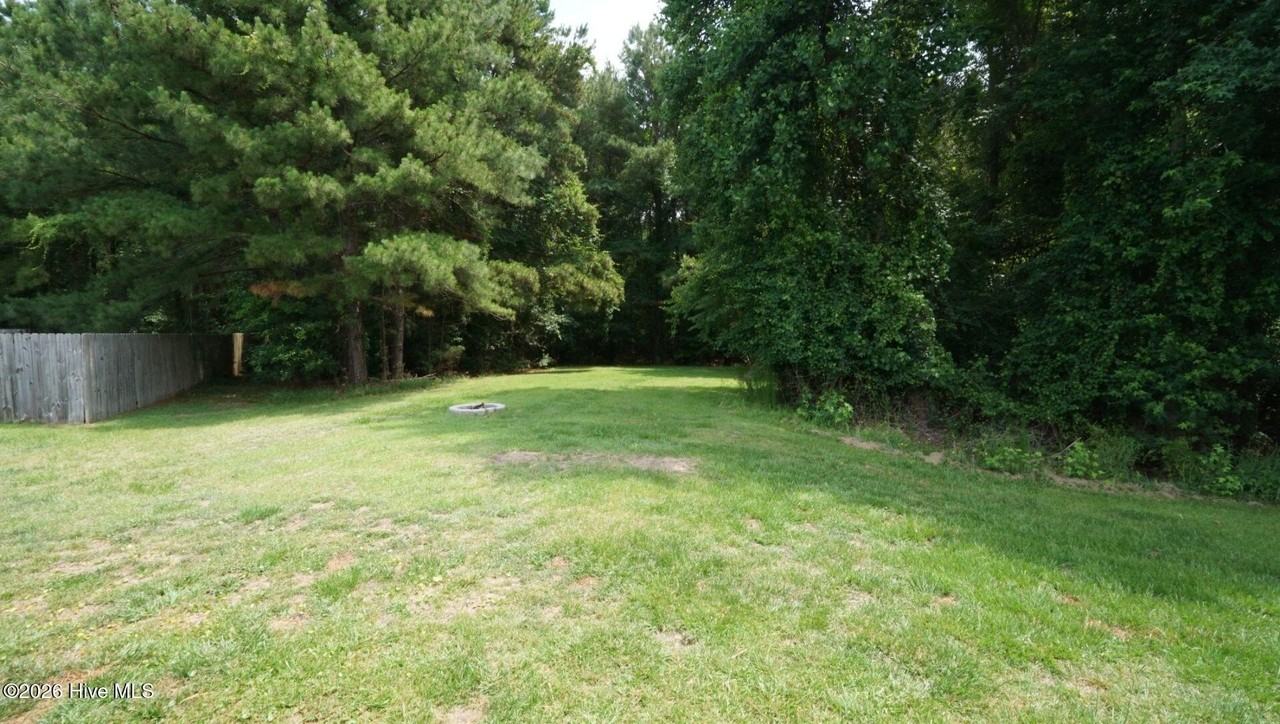 116 Howell Dr - Photo 5 of 30
