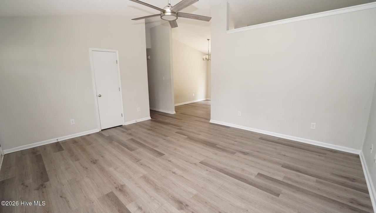 116 Howell Dr - Photo 7 of 30