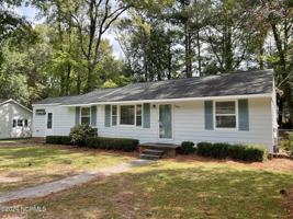 featured image of 1612 Longwood Dr
