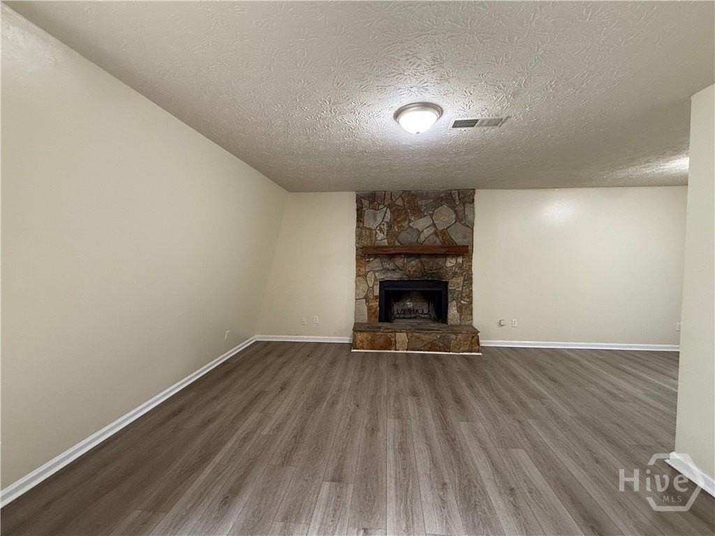 232 Rustwood Dr - Photo 3 of 9