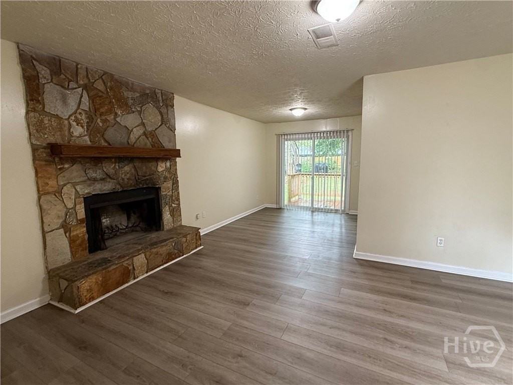 232 Rustwood Dr - Photo 4 of 9