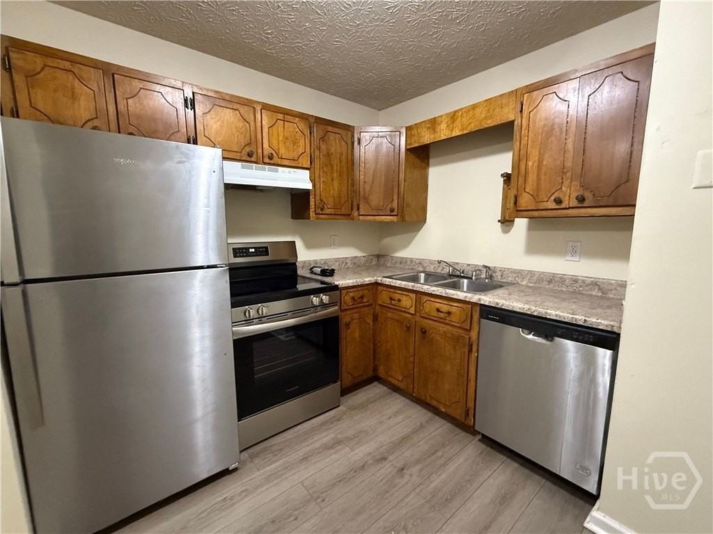 232 Rustwood Dr - Photo 5 of 9