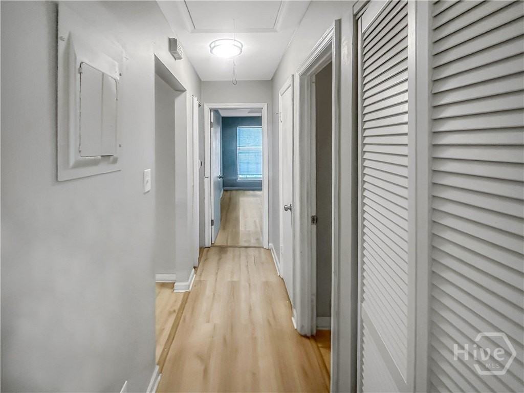 422 Edgewater Rd - Photo 7 of 10