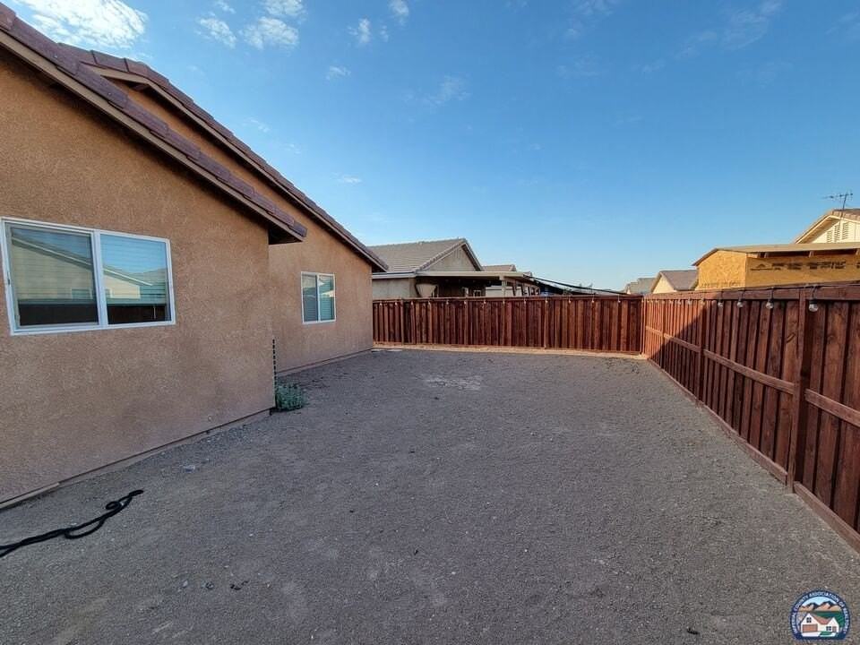 2728 Brighton St - Photo 2 of 20