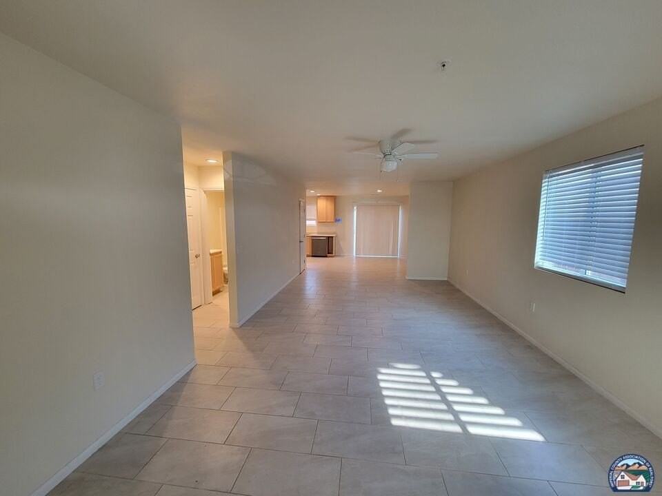 2728 Brighton St - Photo 5 of 20