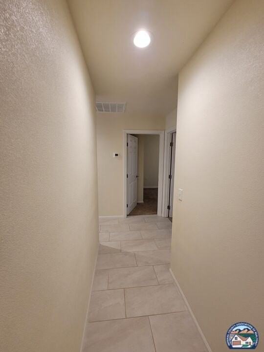 2728 Brighton St - Photo 6 of 20