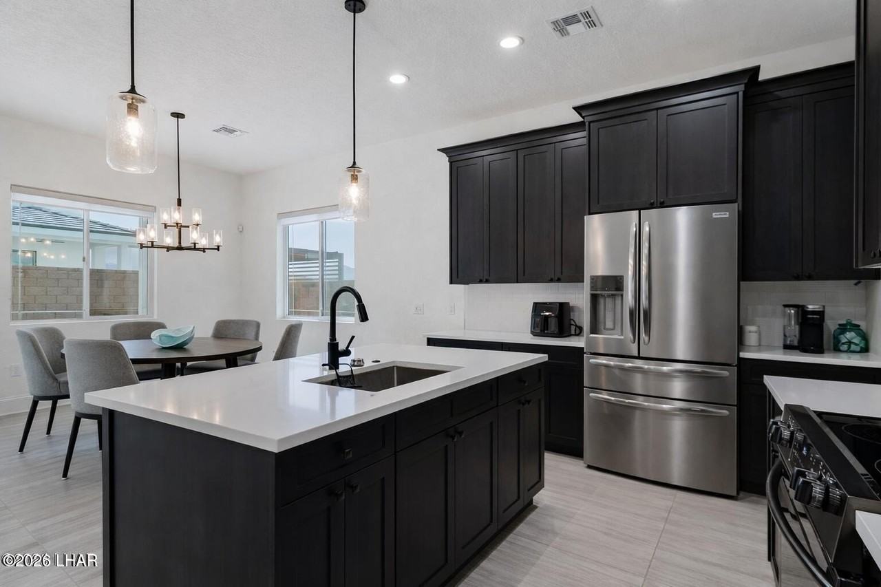 1631 E Laurel Dr - Photo 6 of 50
