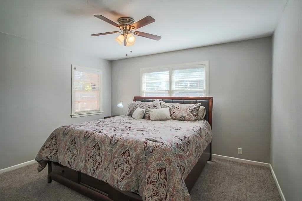 3011 37th St - Photo 6 of 11