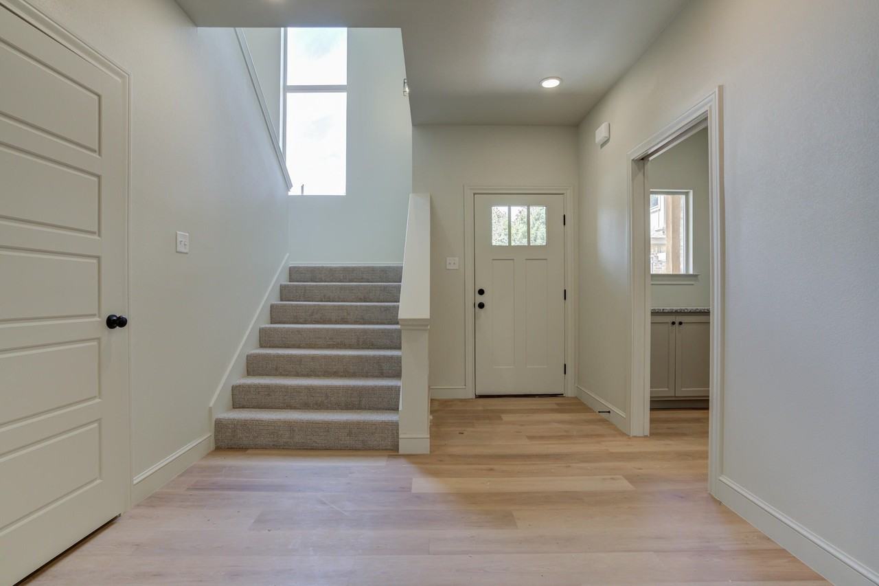 3423 24th St - Photo 2 of 18