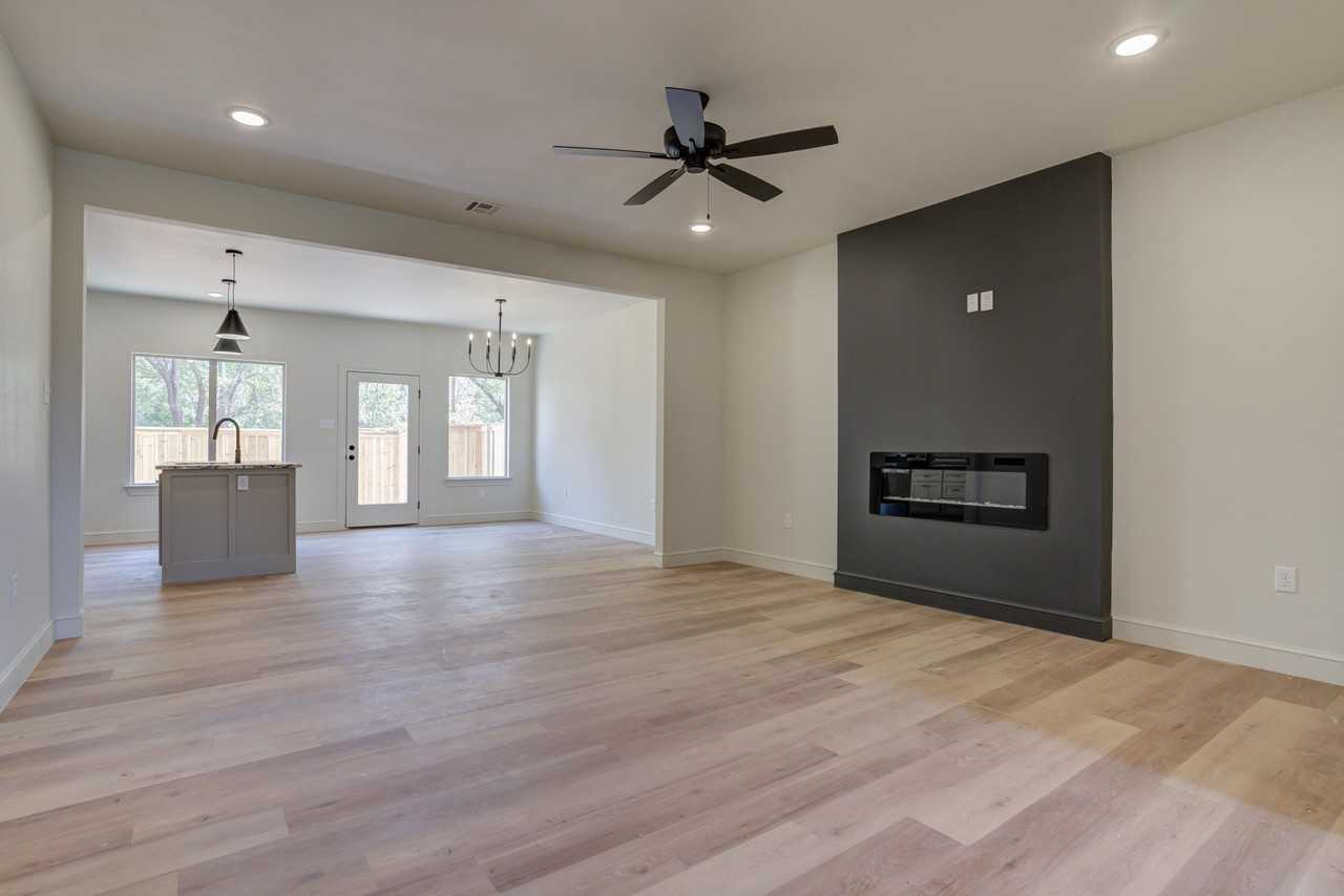 3423 24th St - Photo 3 of 18