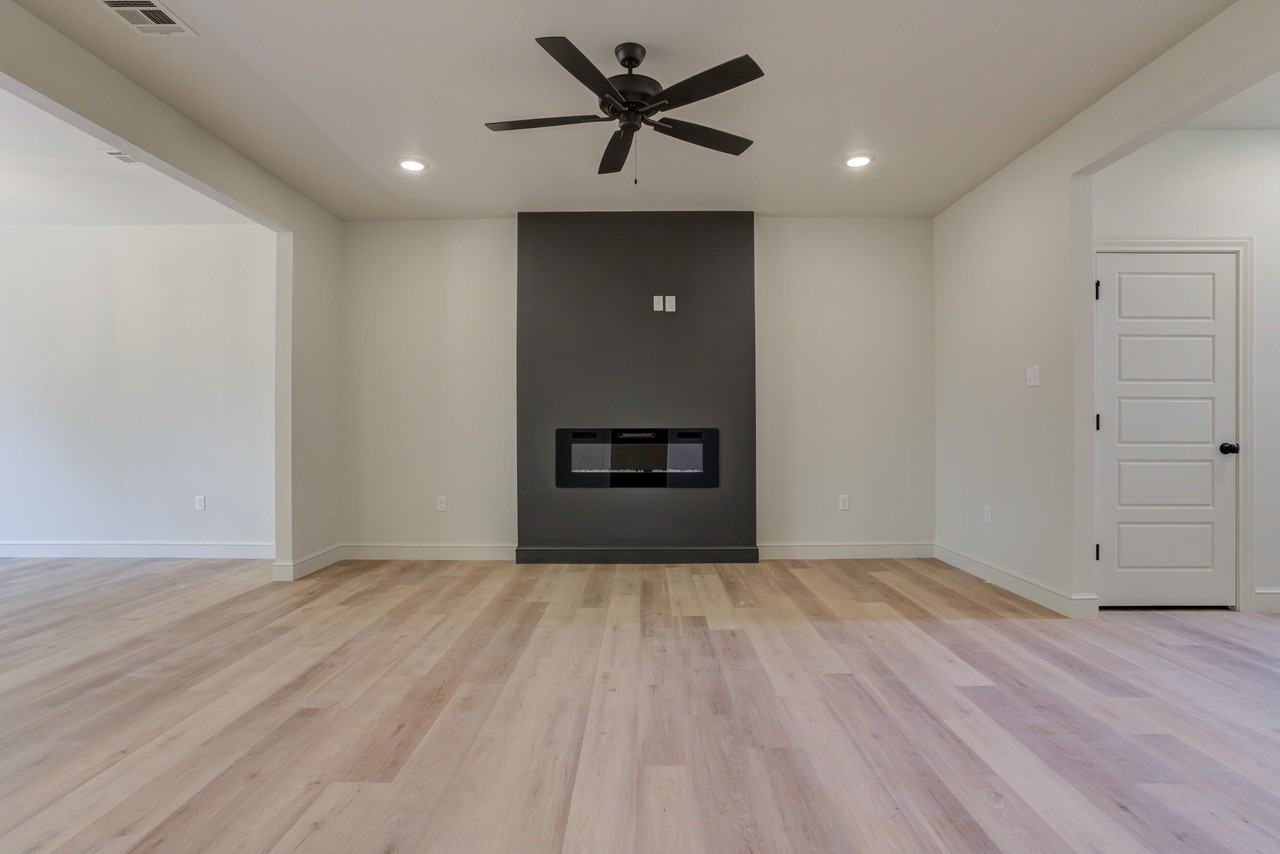 3423 24th St - Photo 4 of 18