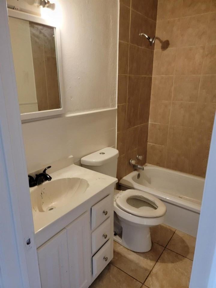 1512 36th St - Photo 4 of 4