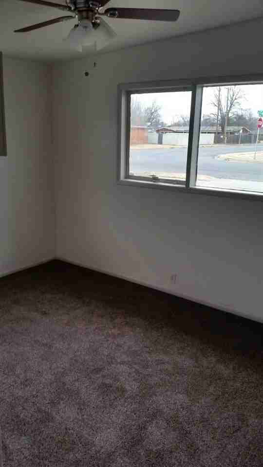 2525 62nd St - Photo 6 of 8