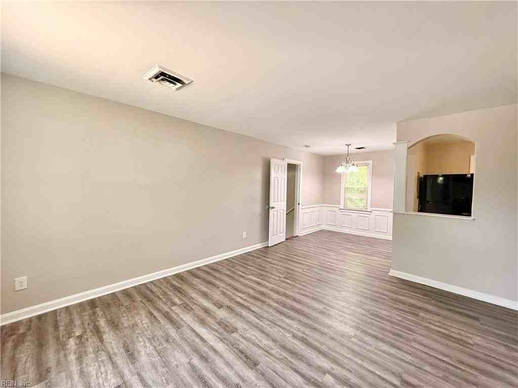 1182 Duncan Dr - Photo 3 of 14